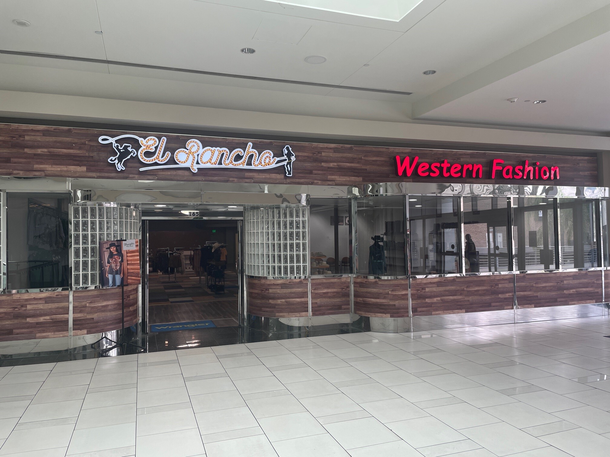 9301 Tampa Ave, Northridge, CA for lease Interior Photo- Image 1 of 1