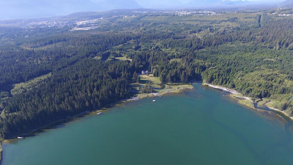 2255 Kitamaat Village Rd, Kitimat, BC à vendre - Photo principale - Image 1 de 6