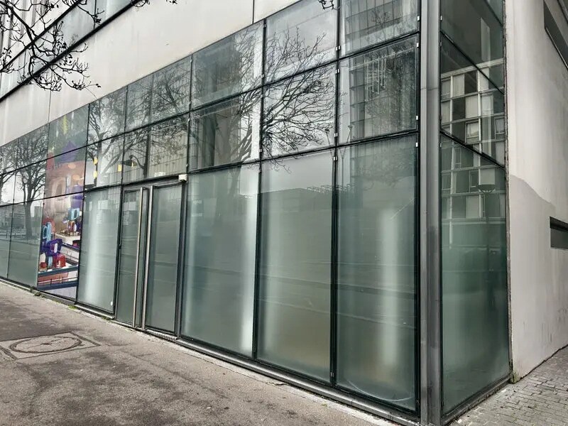 8-20 Rue Raymond Aron, Paris à louer Photo du bâtiment- Image 1 de 16
