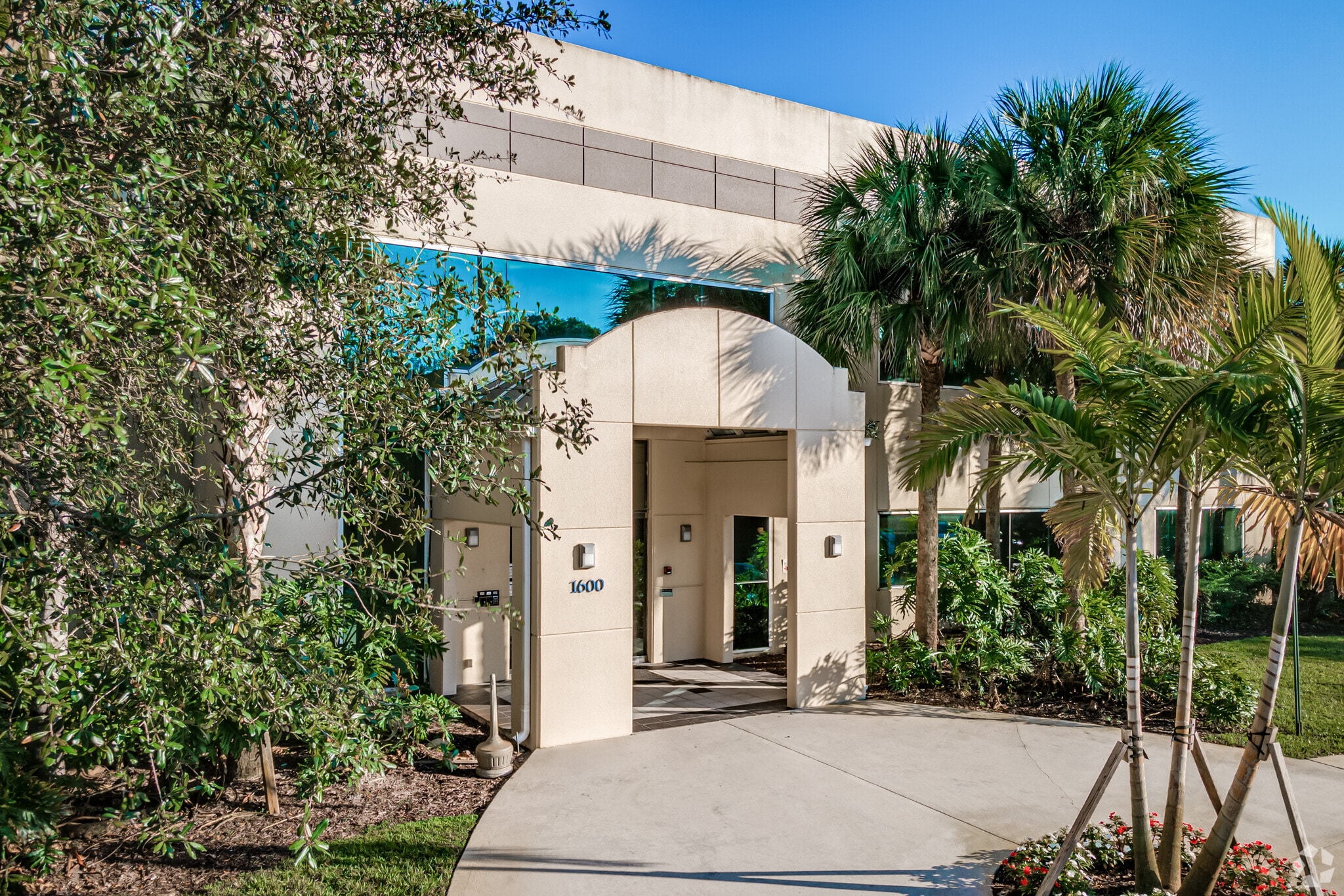 1600 N Park Dr, Weston, FL for lease Primary Photo- Image 1 of 8