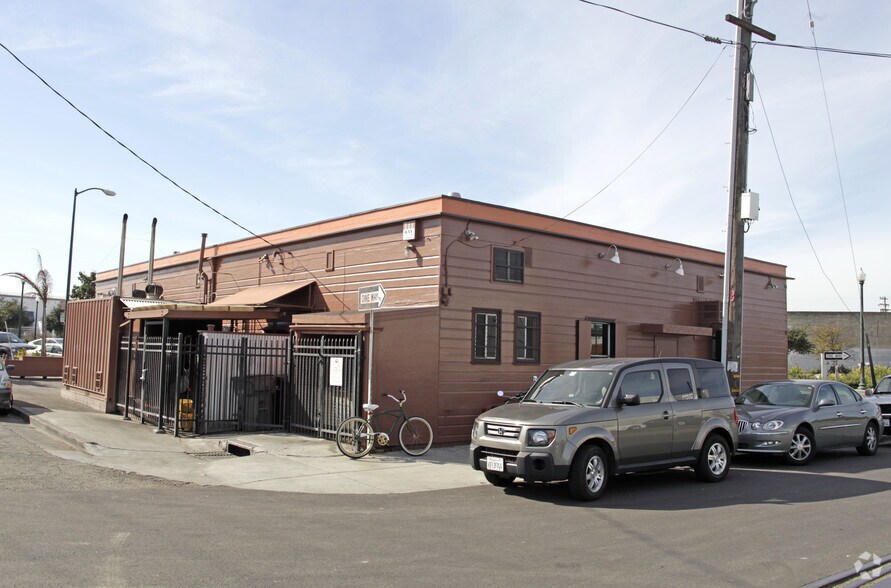 2534 Mandela Pky, Oakland, CA à vendre - Photo principale - Image 2 de 3