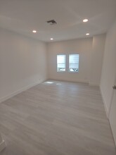 240 W Palmetto Park Rd, Boca Raton, FL for lease Interior Photo- Image 1 of 4