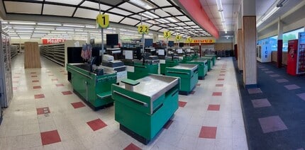 12 Luray Shopping Ctr, Luray, VA for lease Building Photo- Image 2 of 12