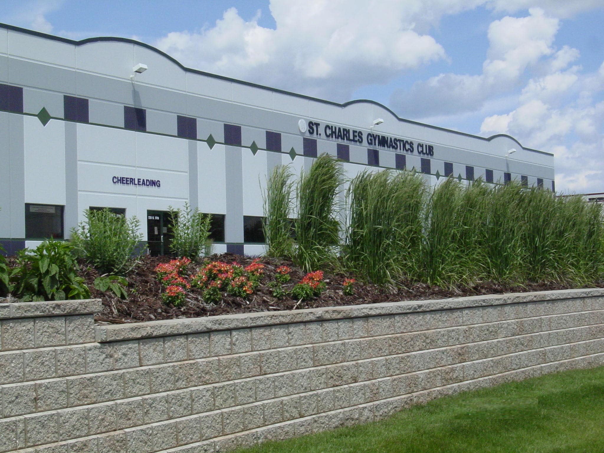 720 N 17th St, St Charles, IL for lease Primary Photo- Image 1 of 14