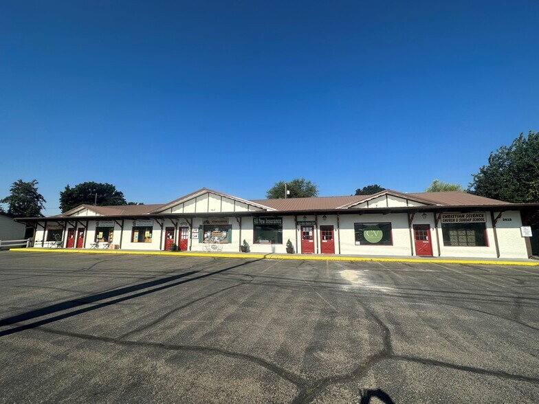 2415 N Government Way, Coeur d'Alene, ID à louer - Photo du bâtiment - Image 2 de 2