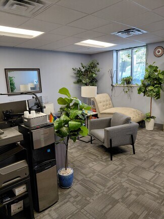 Plus de détails pour 61 Main St, Stoneham, MA - Bureau, Bureau/Médical à louer