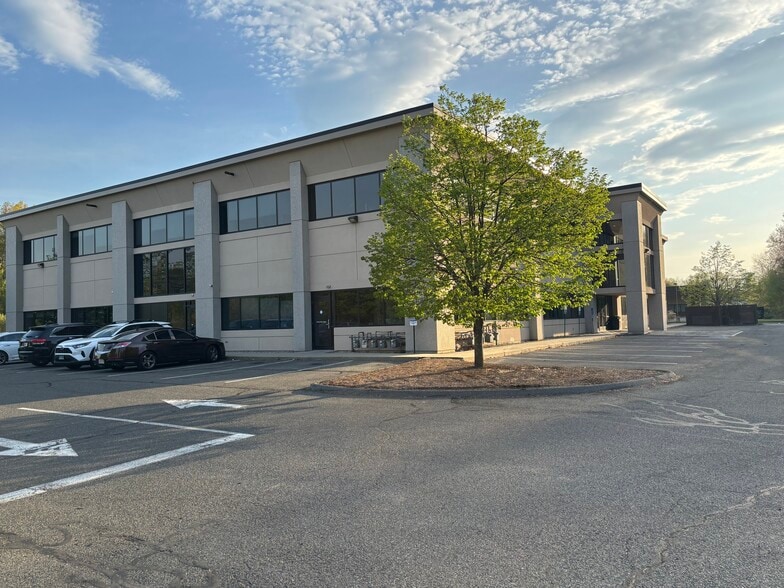 265 Benton Dr, East Longmeadow, MA for lease - Building Photo - Image 2 of 6
