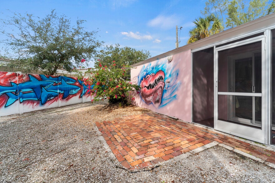 6550 Sabal Dr, Sarasota, FL for sale - Building Photo - Image 3 of 61