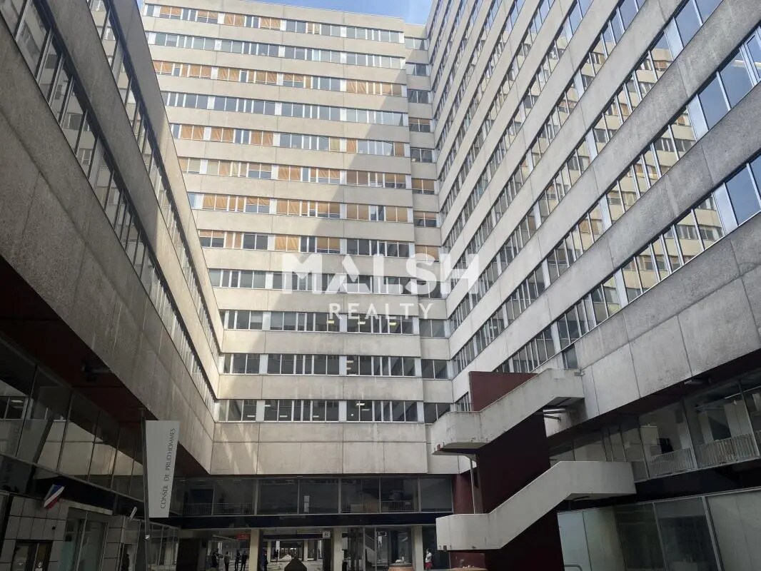 Bureau dans Lyon à louer Photo du bâtiment- Image 1 de 12