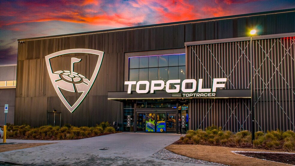 TopGolf, North Charleston, SC à vendre - Photo du bâtiment - Image 1 de 10
