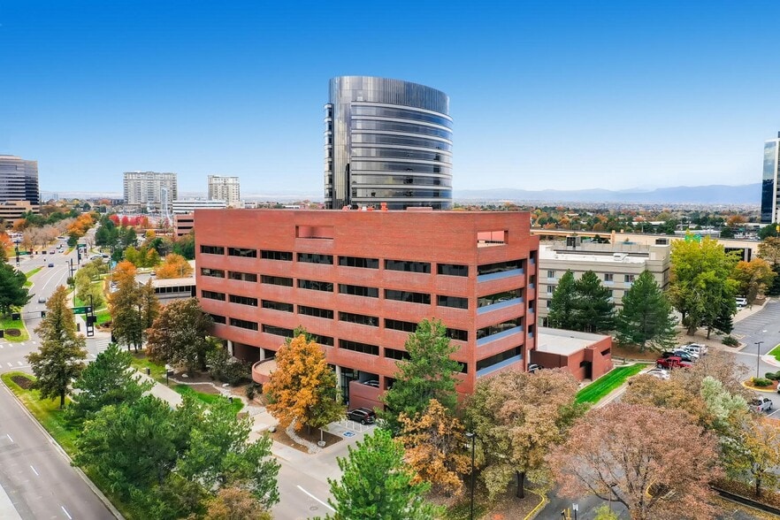 4949 S Syracuse St, Denver, CO à louer - Photo du bâtiment - Image 2 de 6