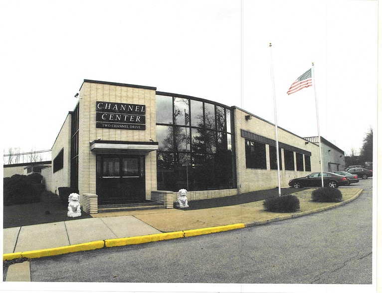 2 Channel Dr, Port Washington, NY for lease - Building Photo - Image 1 of 38