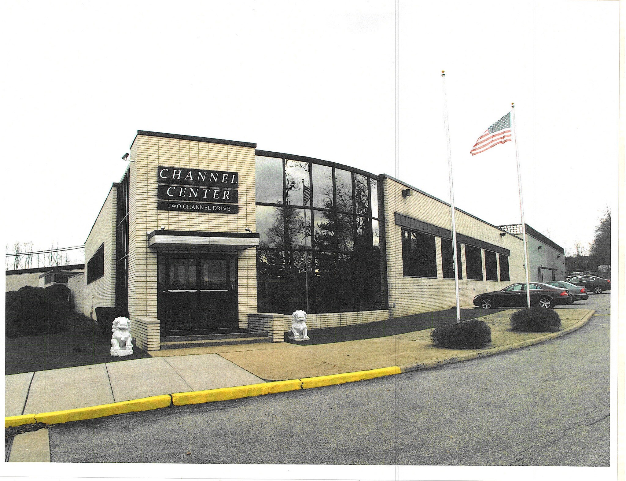 2 Channel Dr, Port Washington, NY for lease Building Photo- Image 1 of 39