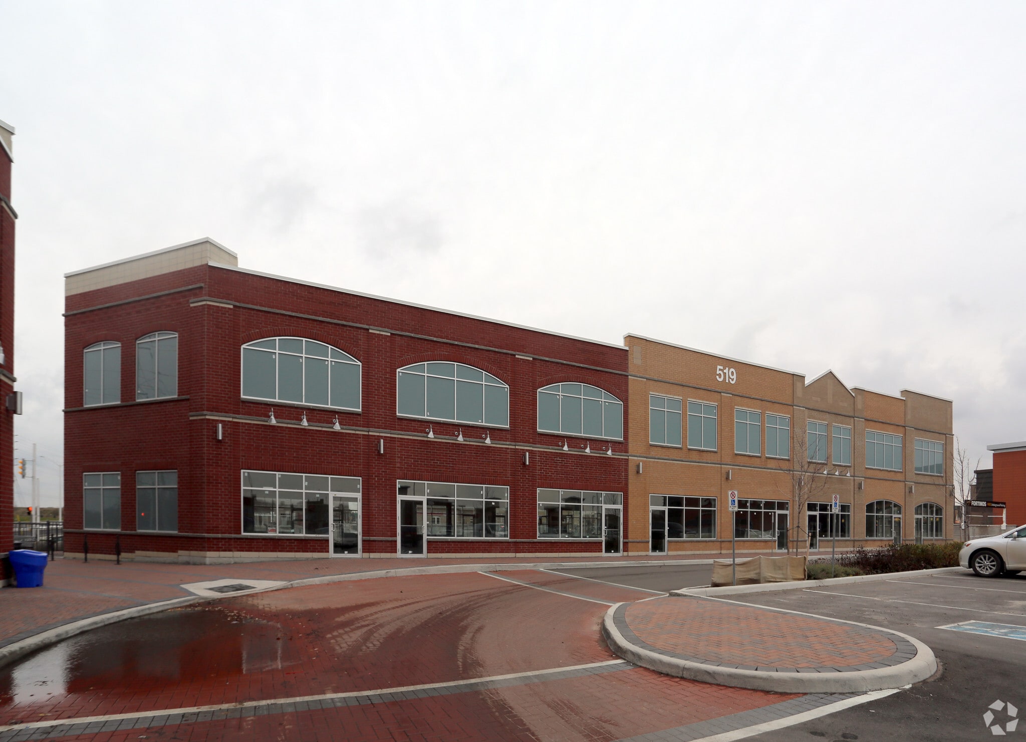 519 Dundas St W, Oakville, ON for sale Primary Photo- Image 1 of 1