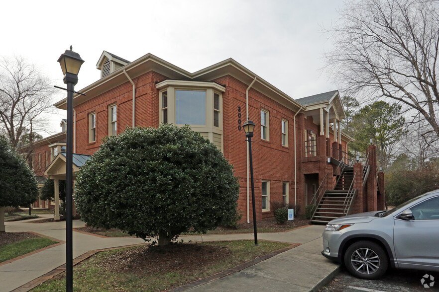 3622 Lyckan Pky, Durham, NC à louer - Photo du bâtiment - Image 2 de 6