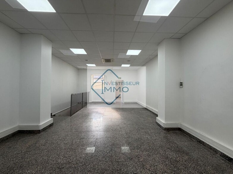 Retail in Saint-Maur-des-Fossés for lease - Interior Photo - Image 1 of 6