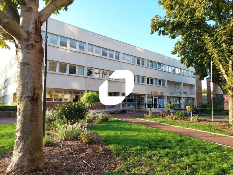 Bureau dans Maurepas à louer - Photo du bâtiment - Image 2 de 7