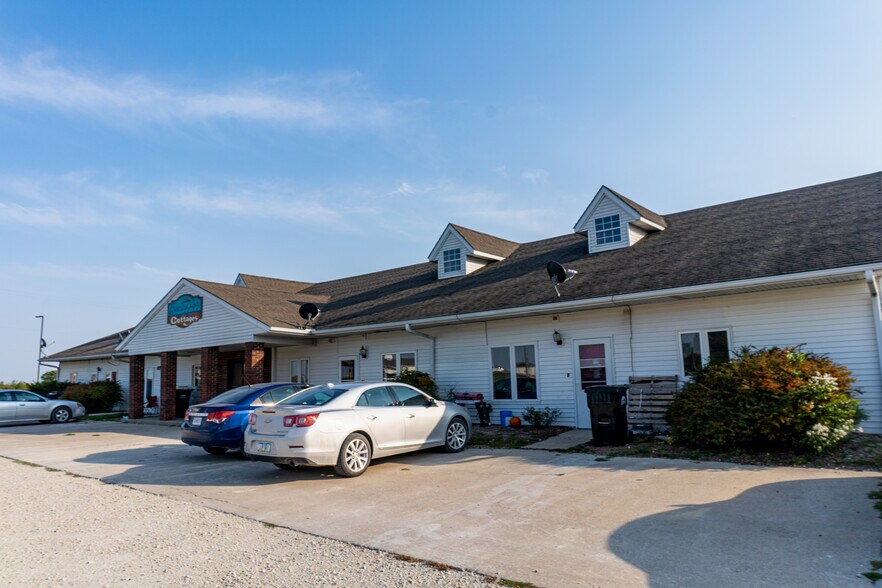 1201 E South St, Mount Ayr, IA à vendre - Photo du bâtiment - Image 3 de 14