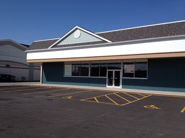 5714 S Transit St, Lockport, NY à louer - Photo du bâtiment - Image 3 de 4