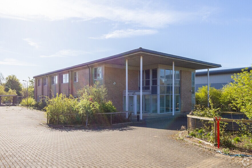 3 Percy Rd, Huntingdon à vendre - Photo du bâtiment - Image 1 de 5