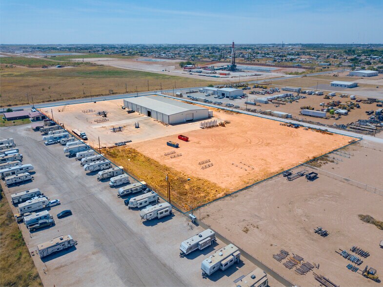 3707 S County Road 1210, Midland, TX à vendre - Photo du bâtiment - Image 3 de 13
