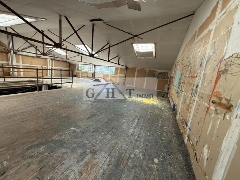 Industrial in Montreuil for sale - Interior Photo - Image 2 of 6