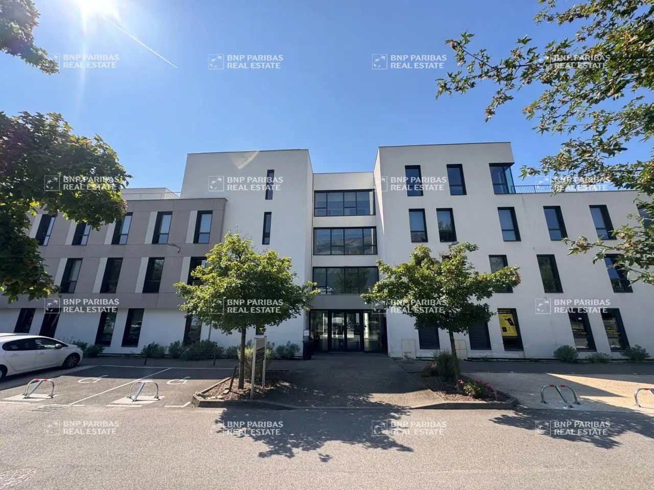 Office in Meylan for lease Building Photo- Image 1 of 4