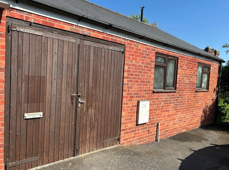 16A-16B Cowleigh Rd, Malvern à louer - Photo principale - Image 1 de 1