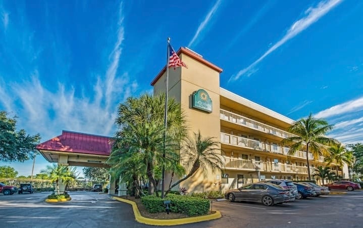 5981 Okeechobee Blvd, West Palm Beach, FL for sale Primary Photo- Image 1 of 7