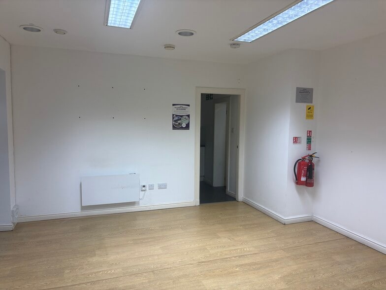 44B Main St, Balerno à louer - Photo du bâtiment - Image 2 de 4