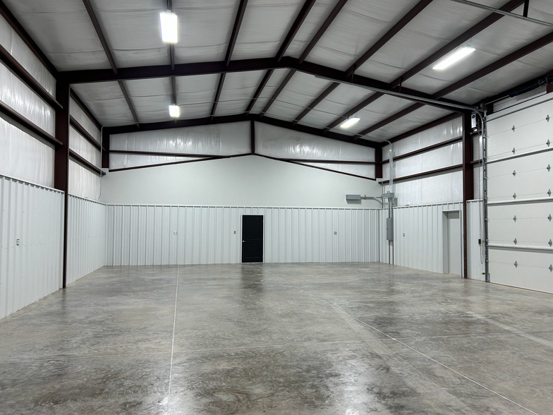 5202 E East County Rd, Midland, TX for lease - Building Photo - Image 2 of 23