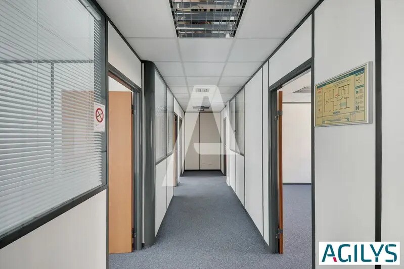 Office in Massy for lease - Interior Photo - Image 2 of 6