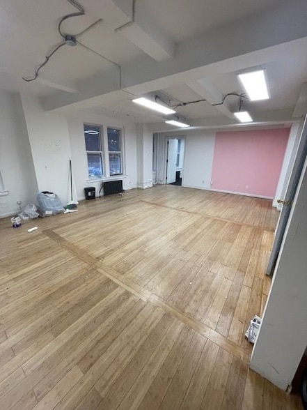 309 W 57th St, New York, NY for lease - Interior Photo - Image 3 of 10