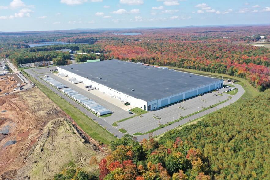 145 Market Way, Mount Pocono, PA for lease - Building Photo - Image 3 of 6