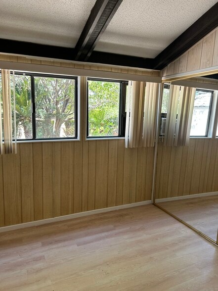 25071 Monroe Ave, Murrieta, CA à vendre - Photo intérieure - Image 3 de 21