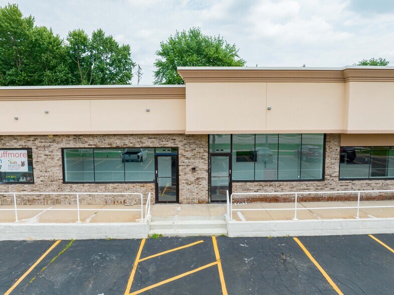 2611-2661 Lapeer Rd, Lake Orion, MI à louer - Photo du bâtiment - Image 3 de 12
