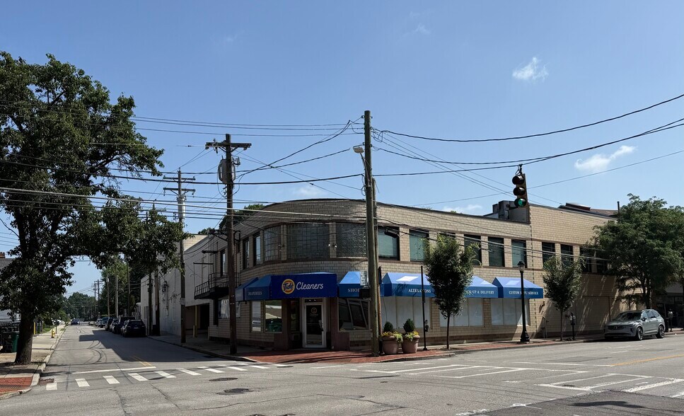 2016 Madison Rd, Cincinnati, OH for lease - Building Photo - Image 2 of 11