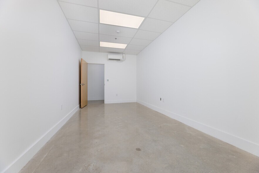 3426 W Loop 1604 S, San Antonio, TX à louer - Photo du bâtiment - Image 3 de 10