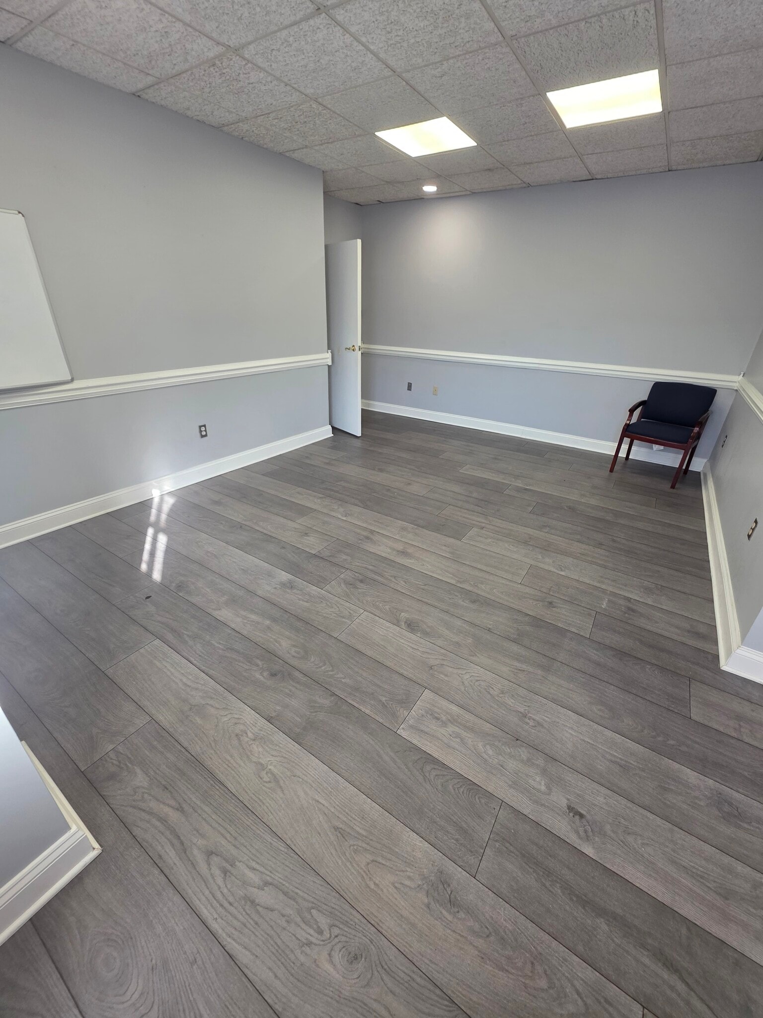 17 W Jefferson St, Rockville, MD à louer Photo intérieure- Image 1 de 2