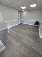 17 W Jefferson St, Rockville, MD à louer Photo intérieure- Image 1 de 2