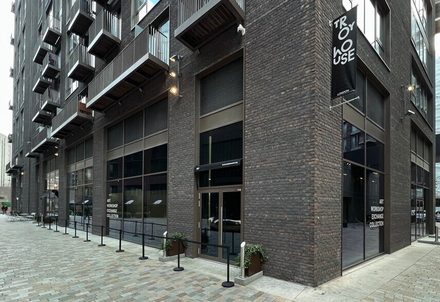 10-12 New Union Sq, Londres à louer - Photo du bâtiment - Image 1 de 5