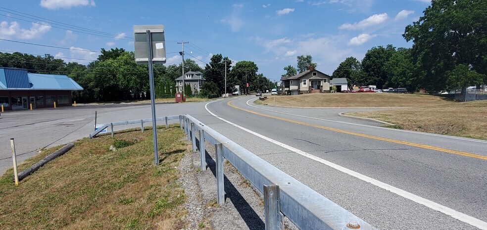 71 Homestead Ave, Maybrook, NY à vendre - Photo du bâtiment - Image 2 de 11