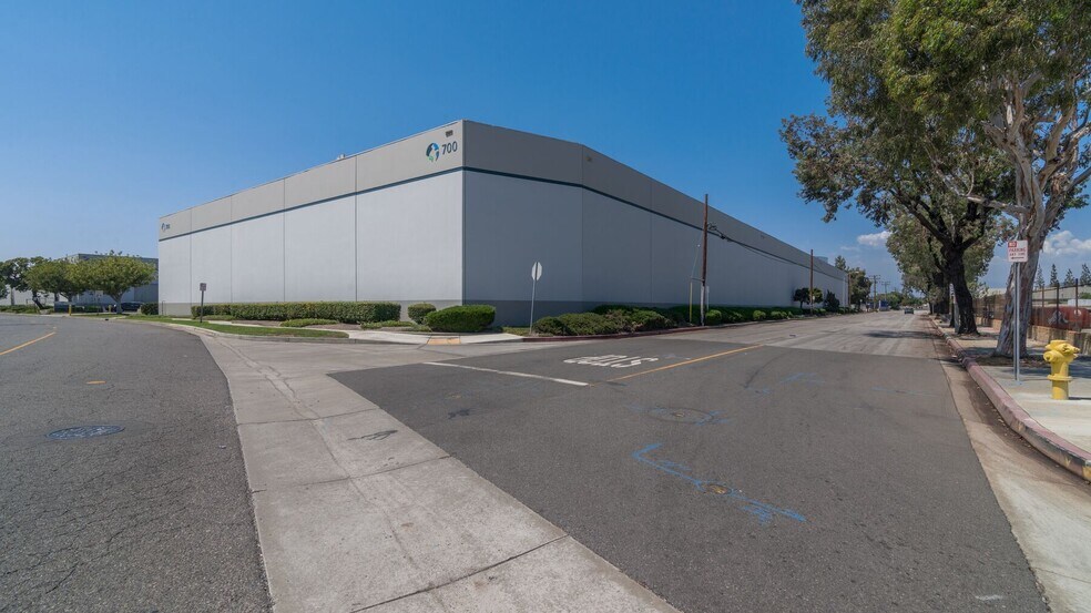700-710 Union St, Montebello, CA à louer - Photo du bâtiment - Image 2 de 5