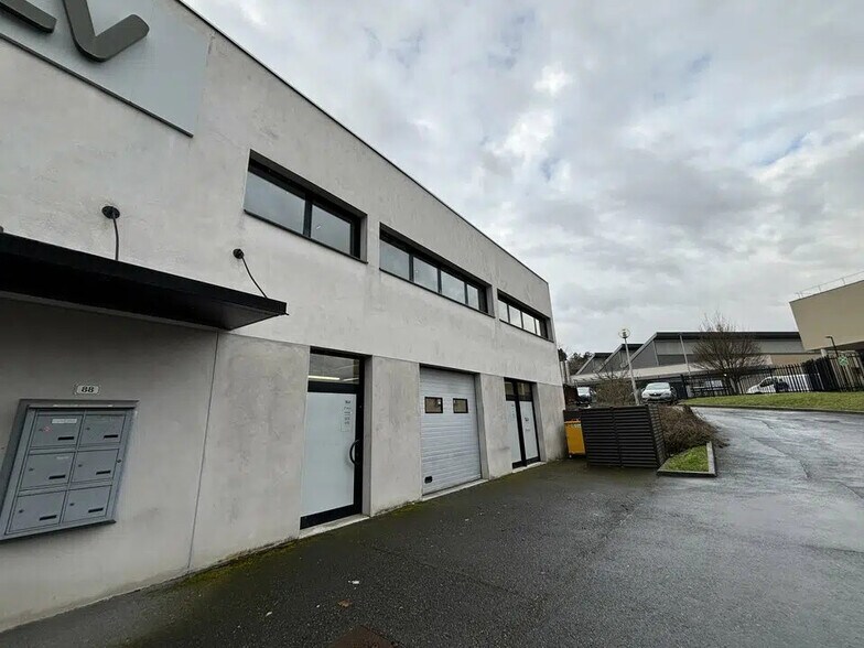 Flex dans Limas à louer - Photo du bâtiment - Image 2 de 2