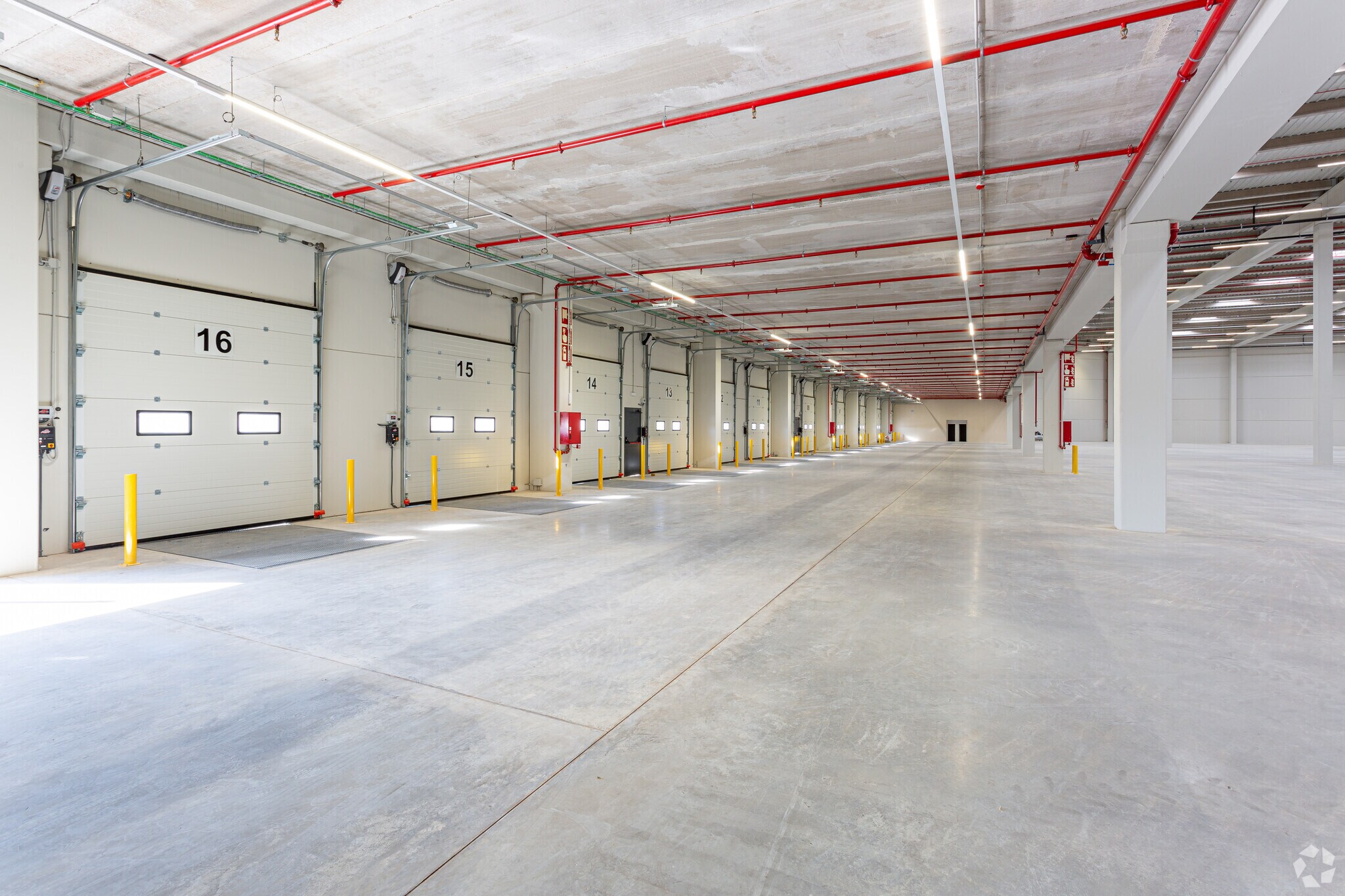 Calle Sierra de la Demanda, 51, Madrid, Madrid for lease Building Photo- Image 1 of 7