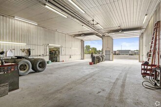 8160 N 279 W, Lake Village, IN for lease Interior Photo- Image 2 of 6