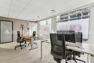 143 Rue De Saussure, Paris for lease Interior Photo- Image 1 of 12