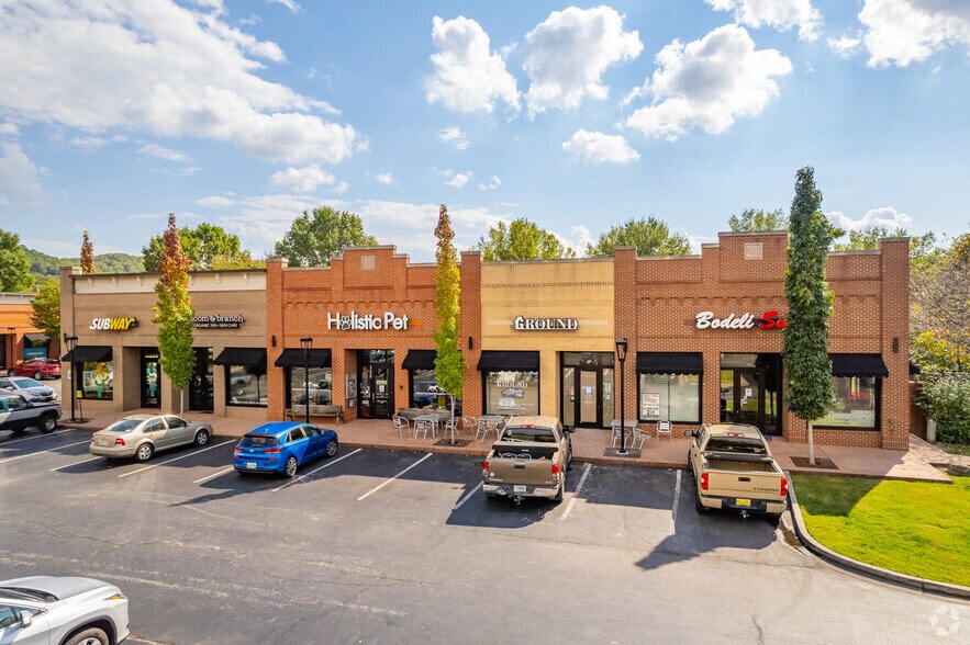 330 Mayfield Dr, Franklin, TN à louer - Photo du bâtiment - Image 3 de 4