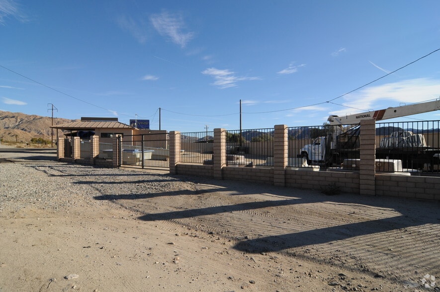 51607 29 Palms Hwy, Morongo Valley, CA for lease - Building Photo - Image 2 of 11