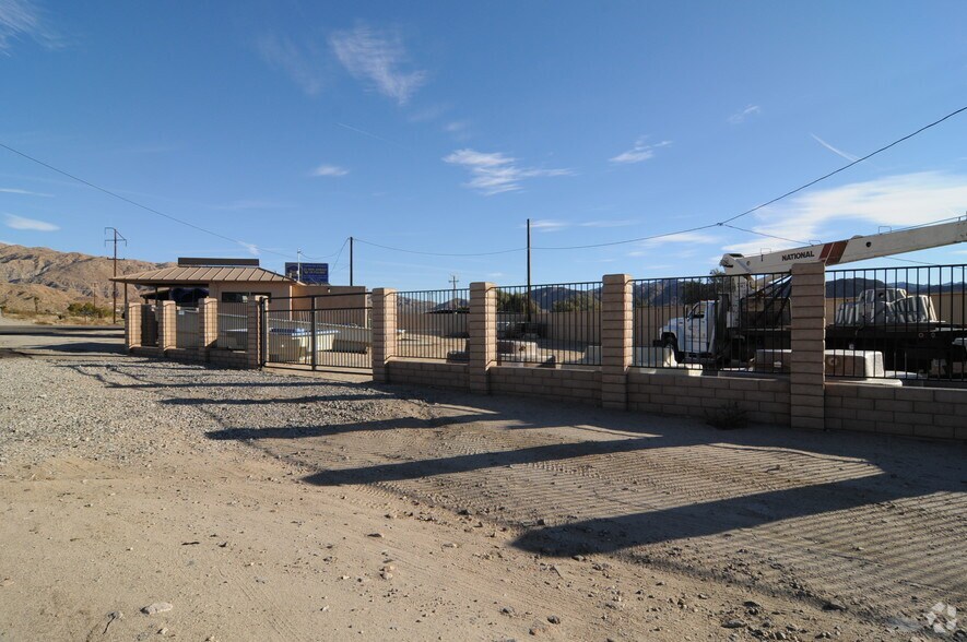 51607 29 Palms Hwy, Morongo Valley, CA à louer - Photo du bâtiment - Image 2 de 11